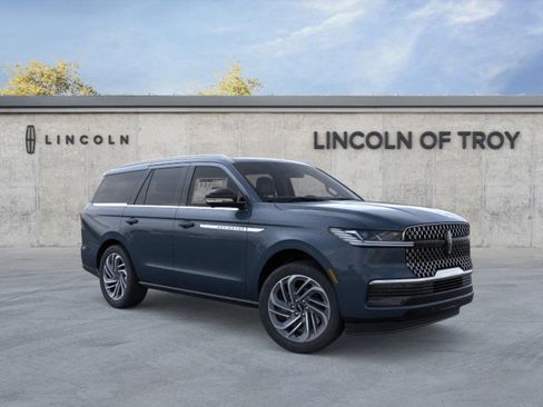 New 2025 Lincoln Navigator Reserve image 7