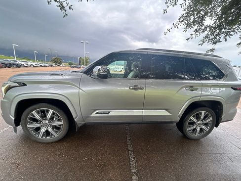 Used 2023 Toyota Sequoia Capstone AWD/4WD image 3