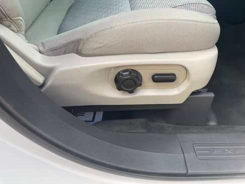 Used 2014 Ford Explorer XLT FWD image 20