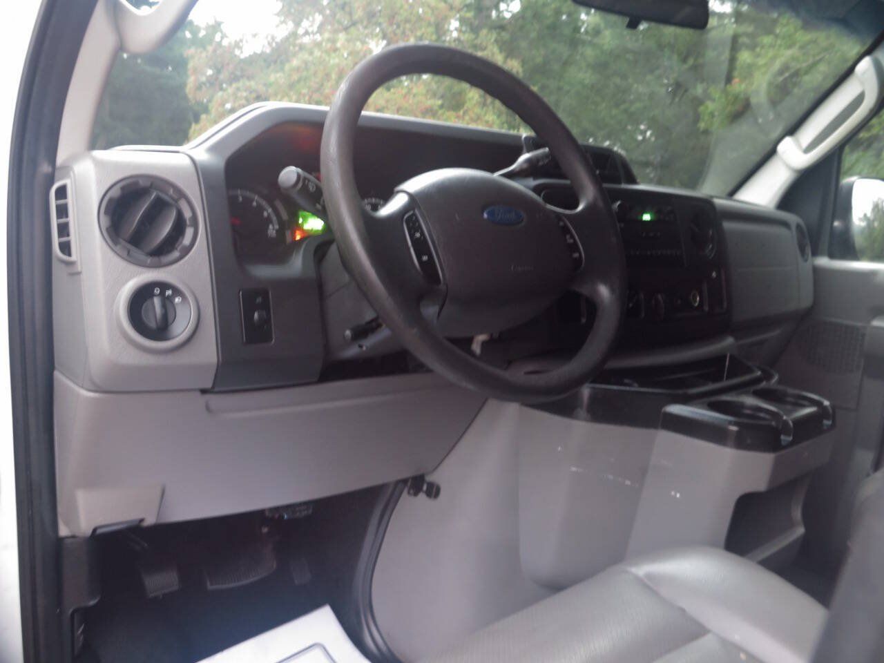 Used 2013 Ford E-250 and Econoline 250 w/ Commercial Cargo Van Pkg RWD image 11