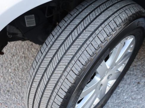 Used 2012 Chrysler Town & Country Touring-L w/ Entertainment Group #2 image 28