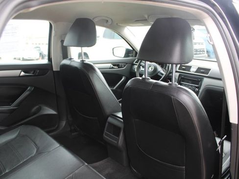 Used 2014 Volkswagen Passat 2.5 S image 10