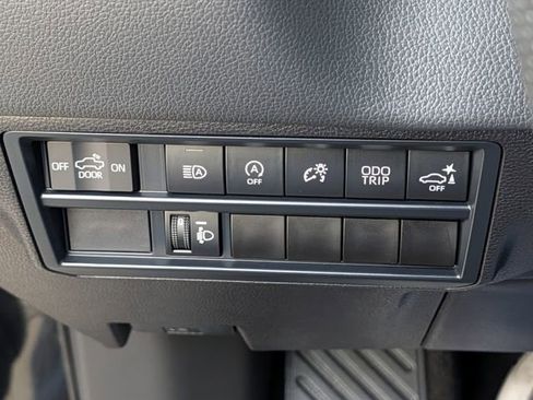 Used 2025 Toyota Tundra Limited AWD/4WD image 23