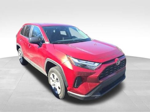 Used 2024 Toyota RAV4 LE image 7