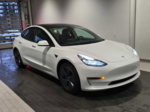 Used 2022 Tesla Model 3 image 9