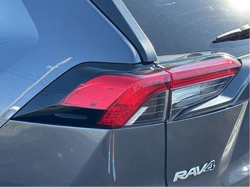 Used 2024 Toyota RAV4 XLE w/ Convenience Package image 6
