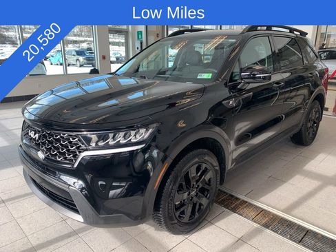 Used 2023 Kia Sorento S image 2