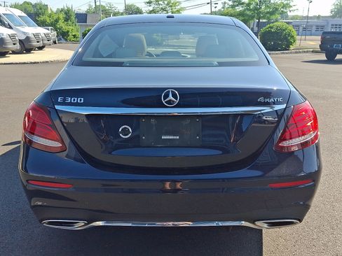 Certified 2017 Mercedes-Benz E 300 4MATIC image 5