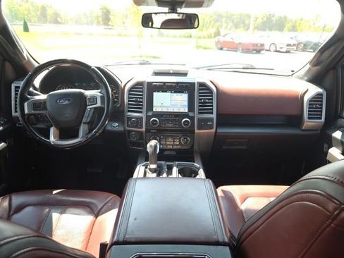 Used 2018 Ford F150 Platinum w/ Equipment Group 701A Luxury AWD/4WD image 18
