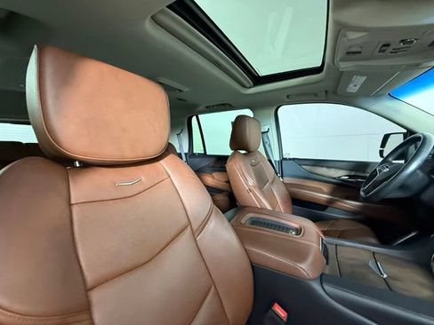 Used 2019 Cadillac Escalade Luxury AWD/4WD image 33