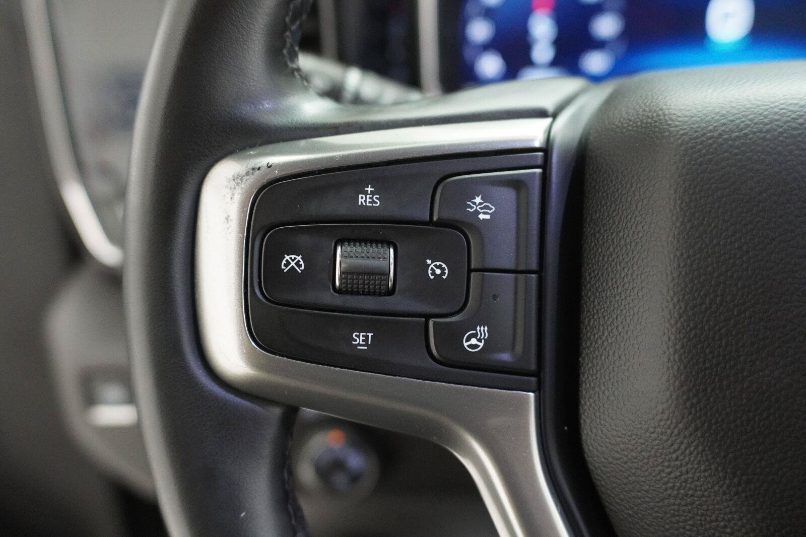 Used 2025 Chevrolet Silverado 1500 LT RWD image 8