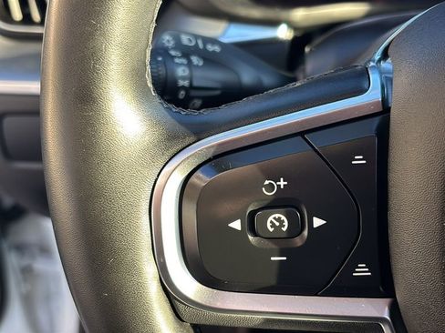 Certified 2023 Volvo XC60 B5 Core w/ Climate Package image 17