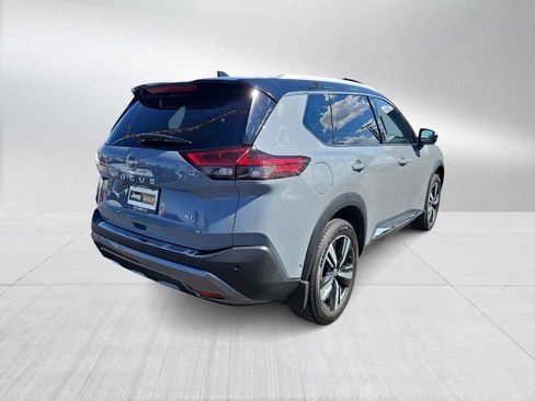 Used 2022 Nissan Rogue SL w/ SL Premium Package image 8