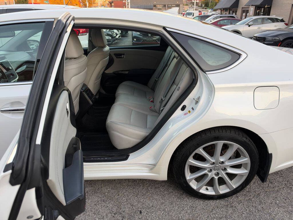 Used 2014 Toyota Avalon Limited FWD image 21