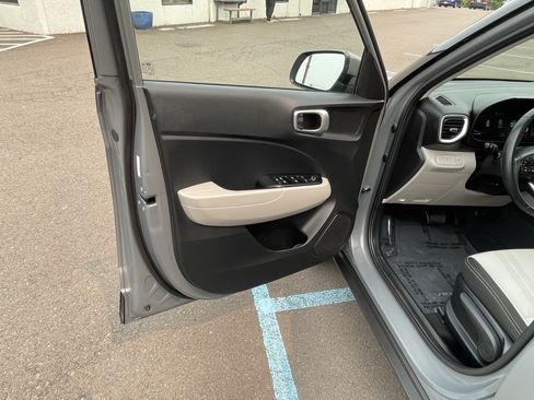 Certified 2023 Hyundai Venue SEL FWD image 17