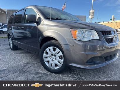 Used 2018 Dodge Grand Caravan SE w/ UConnect Hands-Free Group