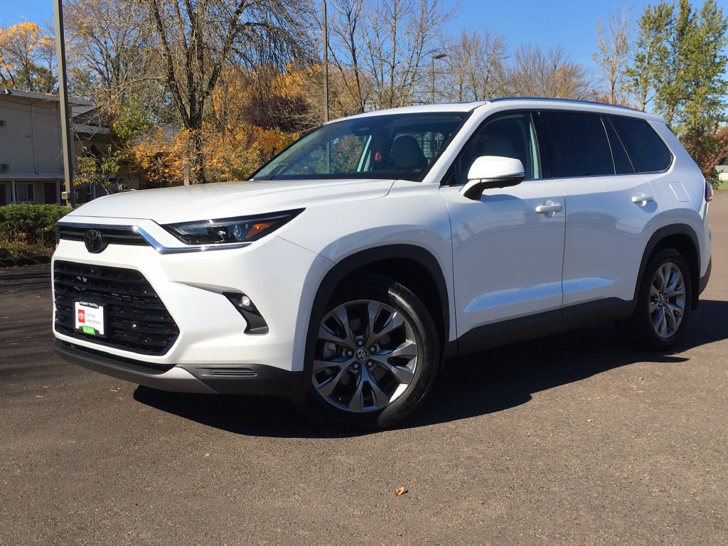 Used 2026 Toyota Grand Highlander AWD image 1