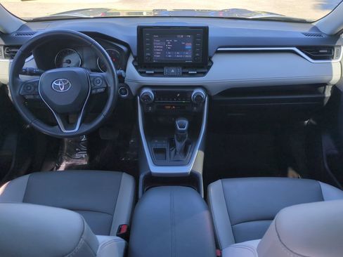 Used 2021 Toyota RAV4 XLE Premium image 14