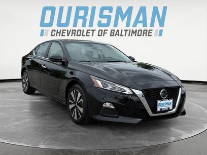 Used 2022 Nissan Altima 2.5 SV w/ SV Premium Package