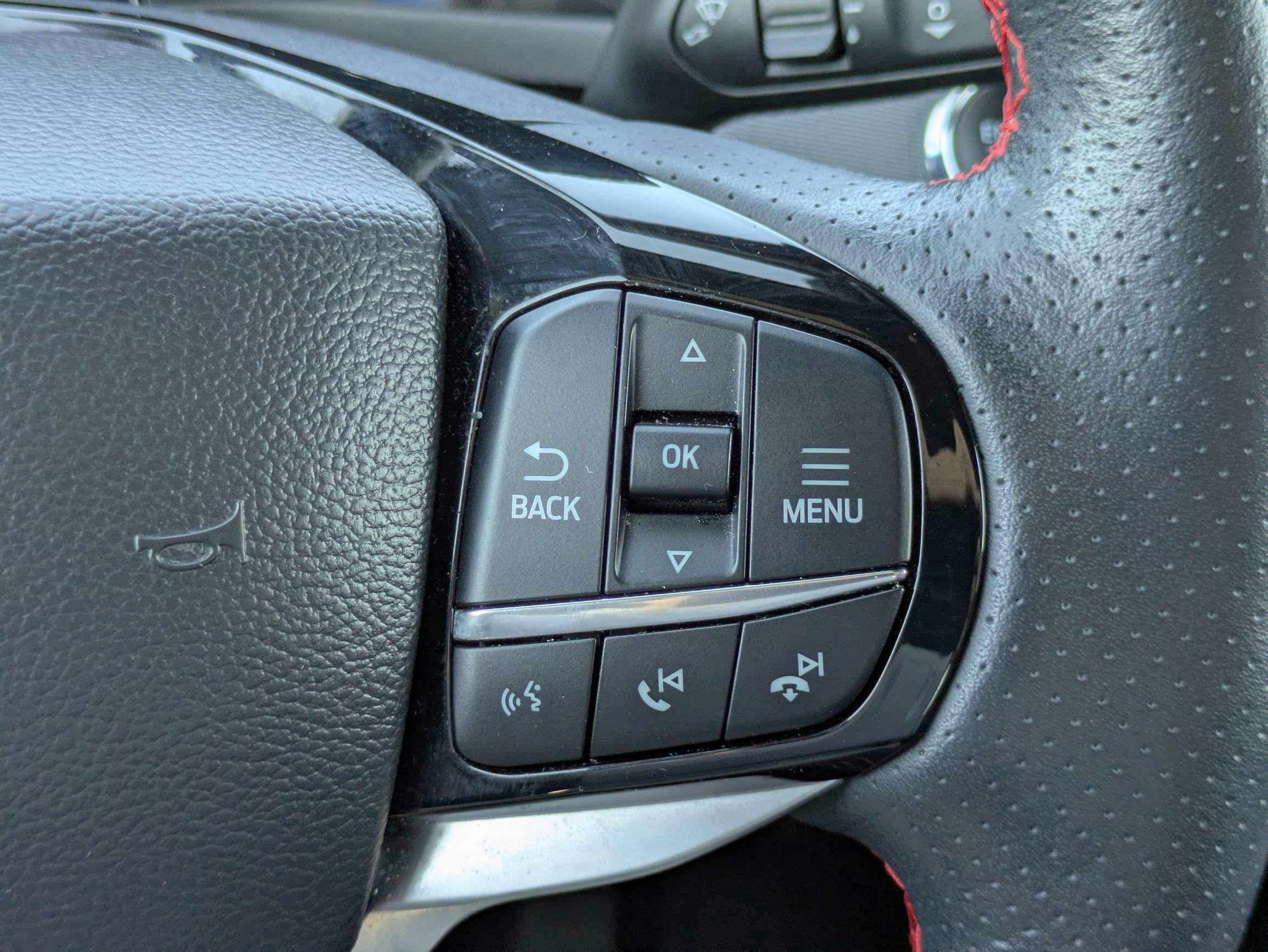 Used 2025 Ford Explorer ST-Line AWD/4WD image 25