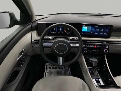 Certified 2025 Hyundai Tucson SEL AWD/4WD image 13