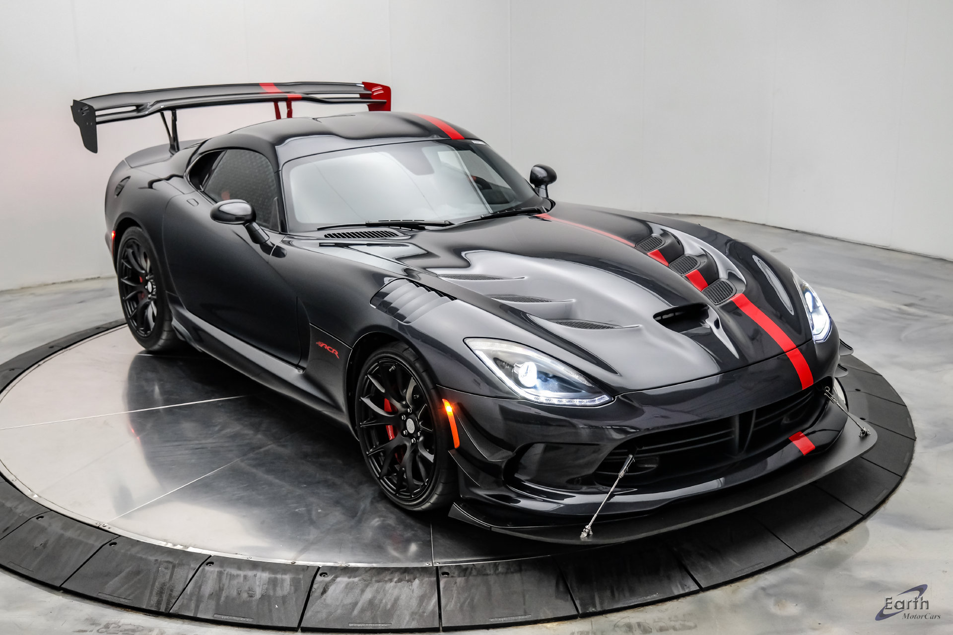 Used 2017 Dodge Viper ACR w/ Extreme Aero Package RWD image 33