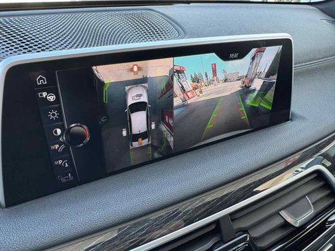 Used 2017 BMW 740i image 25