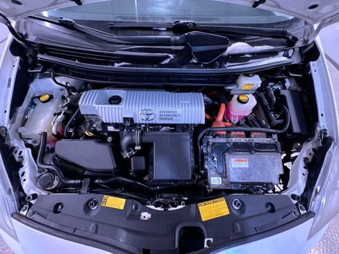 Used 2010 Toyota Prius Five image 11