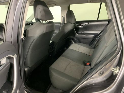 Used 2024 Toyota RAV4 XLE AWD/4WD image 31