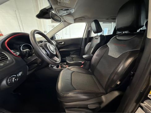 Used 2021 Jeep Compass Trailhawk AWD/4WD image 9