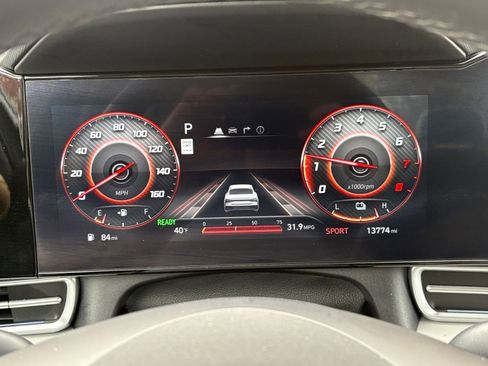 Used 2025 Hyundai Elantra Limited image 36