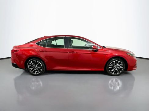 Used 2026 Toyota Camry XLE AWD/4WD image 4