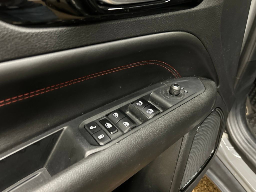 Used 2023 Jeep Compass Trailhawk AWD/4WD image 26