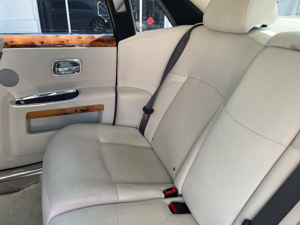 Used 2011 Rolls-Royce Ghost RWD image 26