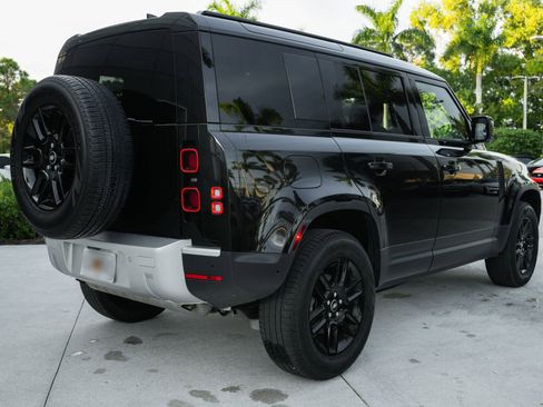 Used 2025 Land Rover Defender 110 S image 8