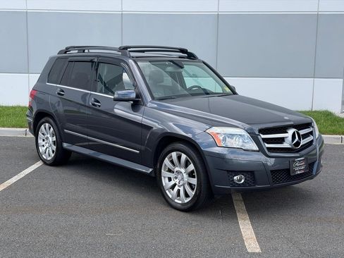 Used 2010 Mercedes-Benz GLK 350 4MATIC image 3