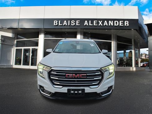 Used 2023 GMC Terrain SLT w/ Tech Package AWD/4WD image 10
