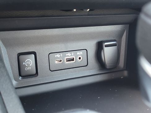 Used 2024 Nissan Sentra SV image 24