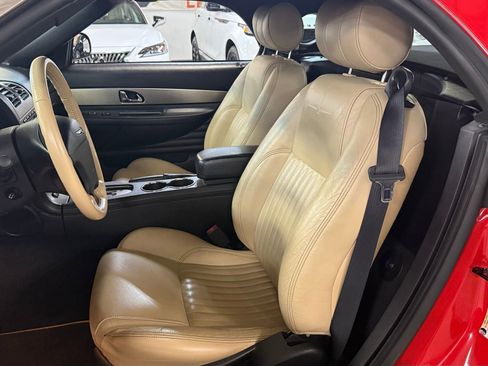 Used 2005 Ford Thunderbird image 24