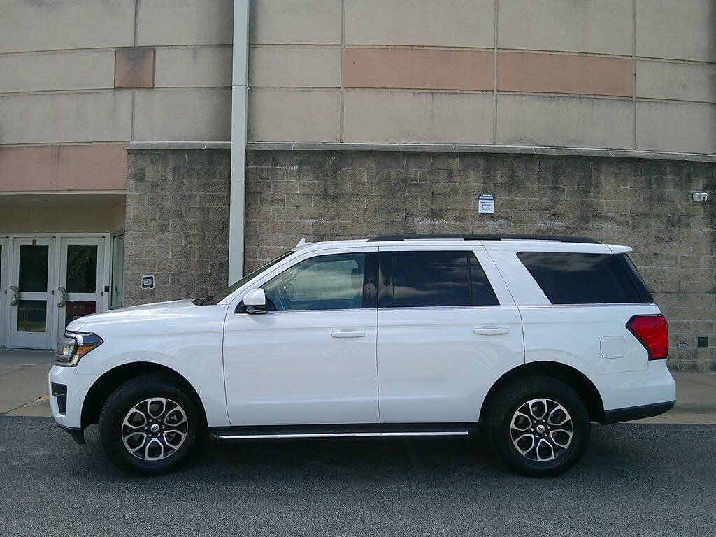 Used 2023 Ford Expedition XLT AWD/4WD image 8