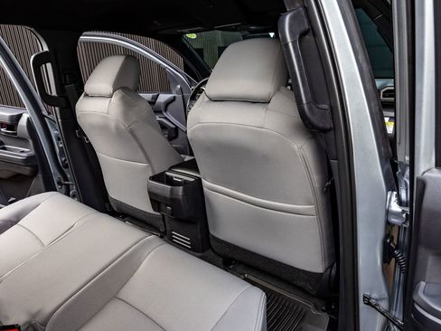 Used 2025 Toyota Tacoma SR5 image 33