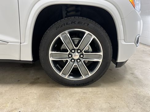 Used 2019 GMC Acadia Denali w/ Technology Package AWD/4WD image 13