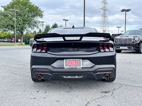 Used 2024 Ford Mustang GT RWD image 9