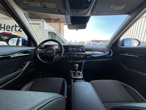 Used 2025 Kia Seltos S image 33