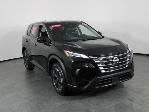 Certified 2024 Nissan Rogue SV FWD image 5