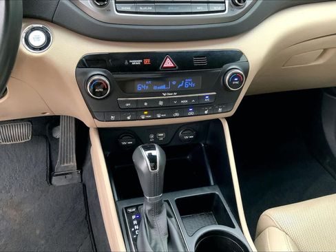 Used 2016 Hyundai Tucson Limited w/ Option Group 03 FWD image 32