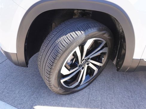 Used 2023 Volkswagen Atlas Cross Sport SEL image 29