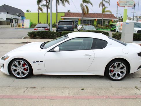 Used 2014 Maserati GranTurismo MC RWD image 2
