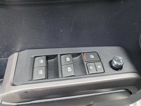 Used 2018 Toyota Tacoma TRD Sport AWD/4WD image 24