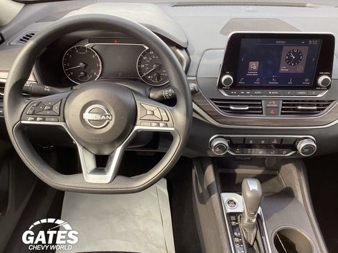 Used 2025 Nissan Altima 2.5 SV AWD/4WD image 15